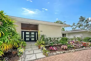 1428 Pine Bay Dr, Sarasota, FL 34231 - Photo 4