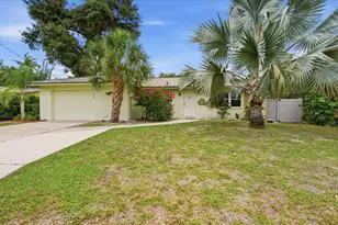 6233 Rockefeller Ave, Sarasota, FL 34231 - Photo 2