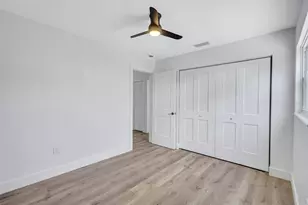 2647 Sydelle St, Sarasota, FL 34237 - Photo 32