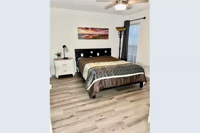 7186 Lakeside Drive, Sarasota, FL 34243 - Photo 14