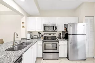 1044 Woodshire Ln, Naples, FL 34105 - Photo 14