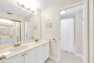 1044 Woodshire Ln, Naples, FL 34105 - Photo 22