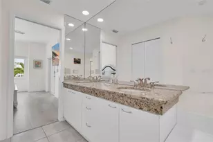 862 Hudson Ave, Sarasota, FL 34236 - Photo 40