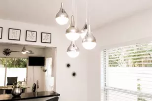 1065 Lewis Ave, Sarasota, FL 34237 - Photo 10