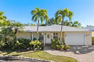 1387 Moonmist Dr, Sarasota, FL 34242 - Photo 2