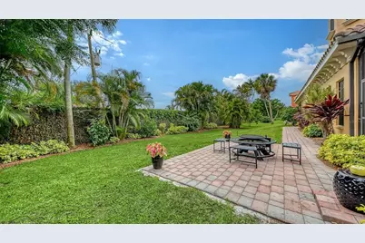 1630 Assisi Drive #18, Sarasota, FL 34231 - Photo 32