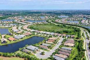 7636 Kirkland Cv, Lakewood Ranch, FL 34202 - Photo 4