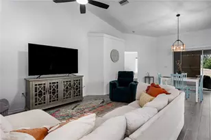1608 Fairway Oaks Dr, Palmetto, FL 34221 - Photo 4
