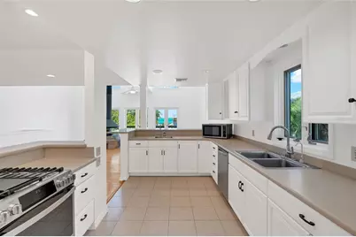 4051 Shell Road, Siesta Key, FL 34242 - Photo 16