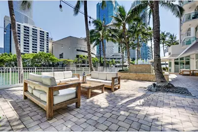 31 SE 5th Street #203, Miami, FL 33131 - Photo 38