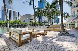 31 SE 5th St, Miami, FL 33131 - Photo 38