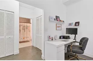 31 SE 5th St, Miami, FL 33131 - Photo 24