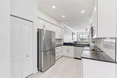9532 Forest Hills Circle, Sarasota, FL 34238 - Photo 22