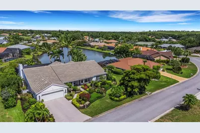 5679 Country Lakes Drive #7, Sarasota, FL 34243 - Photo 2