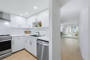 995 La Guna Dr, Venice, FL 34285 - Photo 16