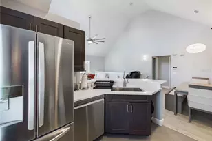 5521 Rosehill Rd, Sarasota, FL 34233 - Photo 10