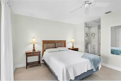 845 Benjamin Franklin Drive #402, Sarasota, FL 34236 - Photo 16