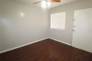 3001 Bee Ridge Rd, Sarasota, FL 34239 - Photo 8
