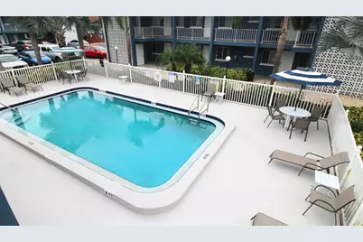 3001 Bee Ridge Road #112, Sarasota, FL 34239 - Photo 16