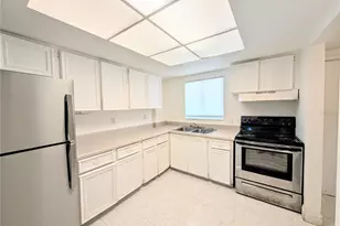 4129 Lake Bayshore Dr, Bradenton, FL 34205 - Photo 4