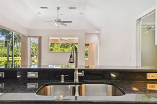 6815 Honeysuckle Trail, Lakewood Ranch, FL 34202 - Photo 8
