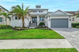 8211 37th Ave Cir W, Bradenton, FL 34209 - Photo 2