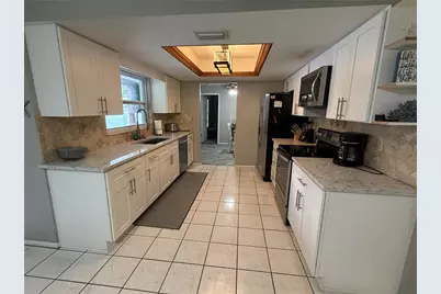 1901 39th Street W, Bradenton, FL 34205 - Photo 8