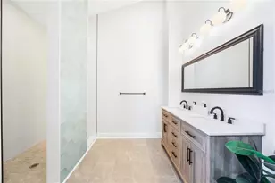 707 N Disston Ave, Tarpon Springs, FL 34689 - Photo 26