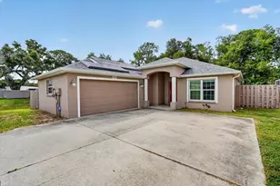 1881 Summer Walk Cir, Sarasota, FL 34232 - Photo 2