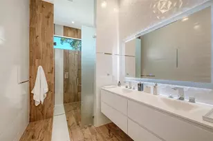 1899 Vamo Way, Sarasota, FL 34231 - Photo 24