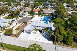 1899 Vamo Way, Sarasota, FL 34231 - Photo 58