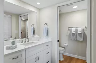 9320 Clubside Cir, Sarasota, FL 34238 - Photo 22