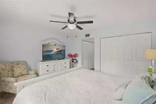 1310 Glen Oaks Dr E, Sarasota, FL 34232 - Photo 18