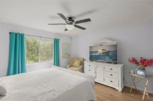 1310 Glen Oaks Dr E, Sarasota, FL 34232 - Photo 16