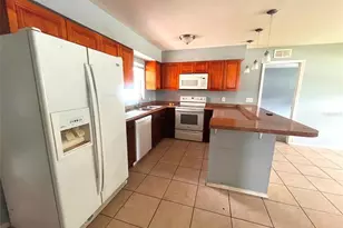 731 Lakeside Dr, Largo, FL 33778 - Photo 4