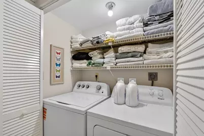 1128 W Peppertree Lane #111, Sarasota, FL 34242 - Photo 24