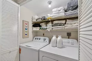 1128 W Peppertree Ln, Sarasota, FL 34242 - Photo 24
