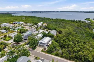 2811 Avenue C, Holmes Beach, FL 34217 - Photo 40