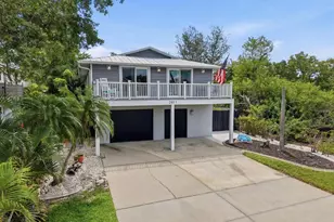 2811 Avenue C, Holmes Beach, FL 34217 - Photo 2
