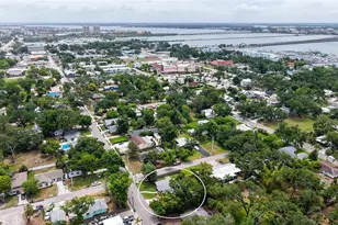 1301 6th St W, Palmetto, FL 34221 - Photo 6