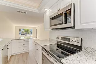129 Tyler Dr, Sarasota, FL 34236 - Photo 10