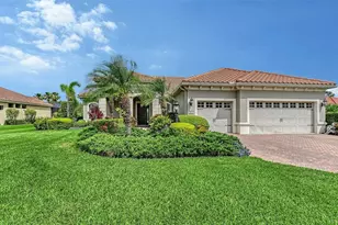 8215 Larkspur Cir, Sarasota, FL 34241 - Photo 2
