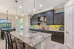 8215 Larkspur Cir, Sarasota, FL 34241 - Photo 8