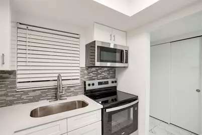 4013 Lake Bayshore Dr #107, Bradenton, FL 34205 - Photo 12