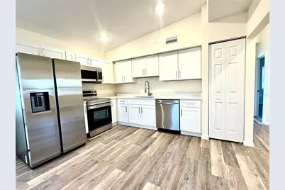 9805 N Myrtle Street, Tampa, FL 33617 - Photo 2