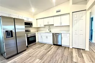 9805 N Myrtle St, Tampa, FL 33617 - Photo 2