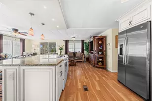 3318 Shingle Oak Terrace, Sarasota, FL 34237 - Photo 6