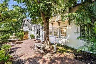 1829 Bougainvillea St, Sarasota, FL 34239 - Photo 52