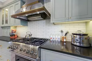 1829 Bougainvillea St, Sarasota, FL 34239 - Photo 14