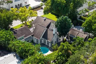 1829 Bougainvillea St, Sarasota, FL 34239 - Photo 2
